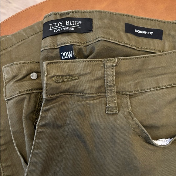 Judy Blues olive skinny jeans 20W like new - Picture 6 of 8
